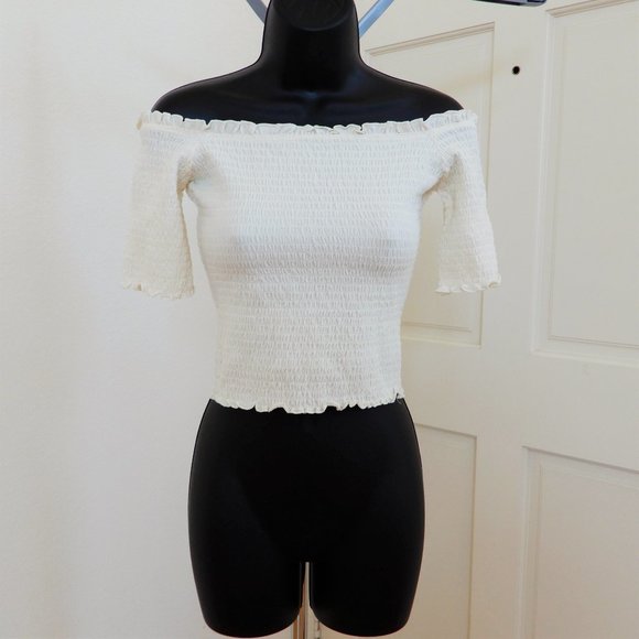 Fifth & Mode - Eva Smocked Top in Ivory - NWT - Picture 4 of 8